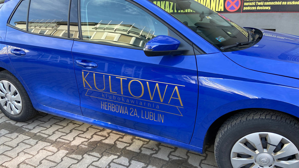 Detal realizacji odzieżowej